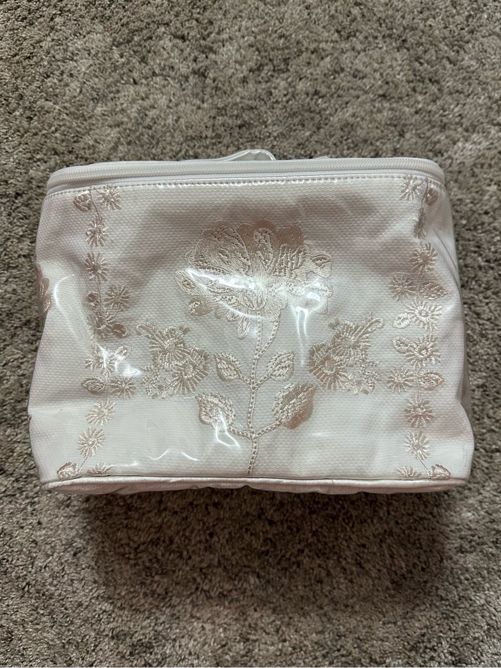 Lenora White Embroidered Floral Small Makeup Bag / 3-Bottle Travel Organizer
